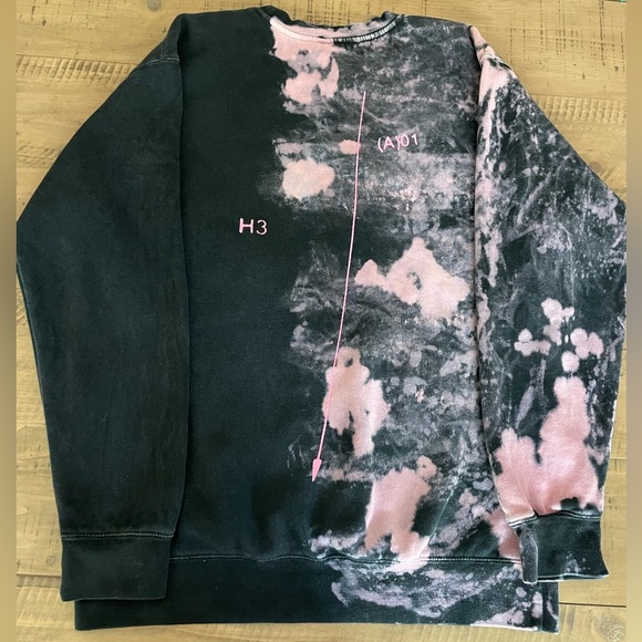 Halsey 2020 Official Limited Edition MANIC Tie Dye Sweatshirt - Picture 2 of 11